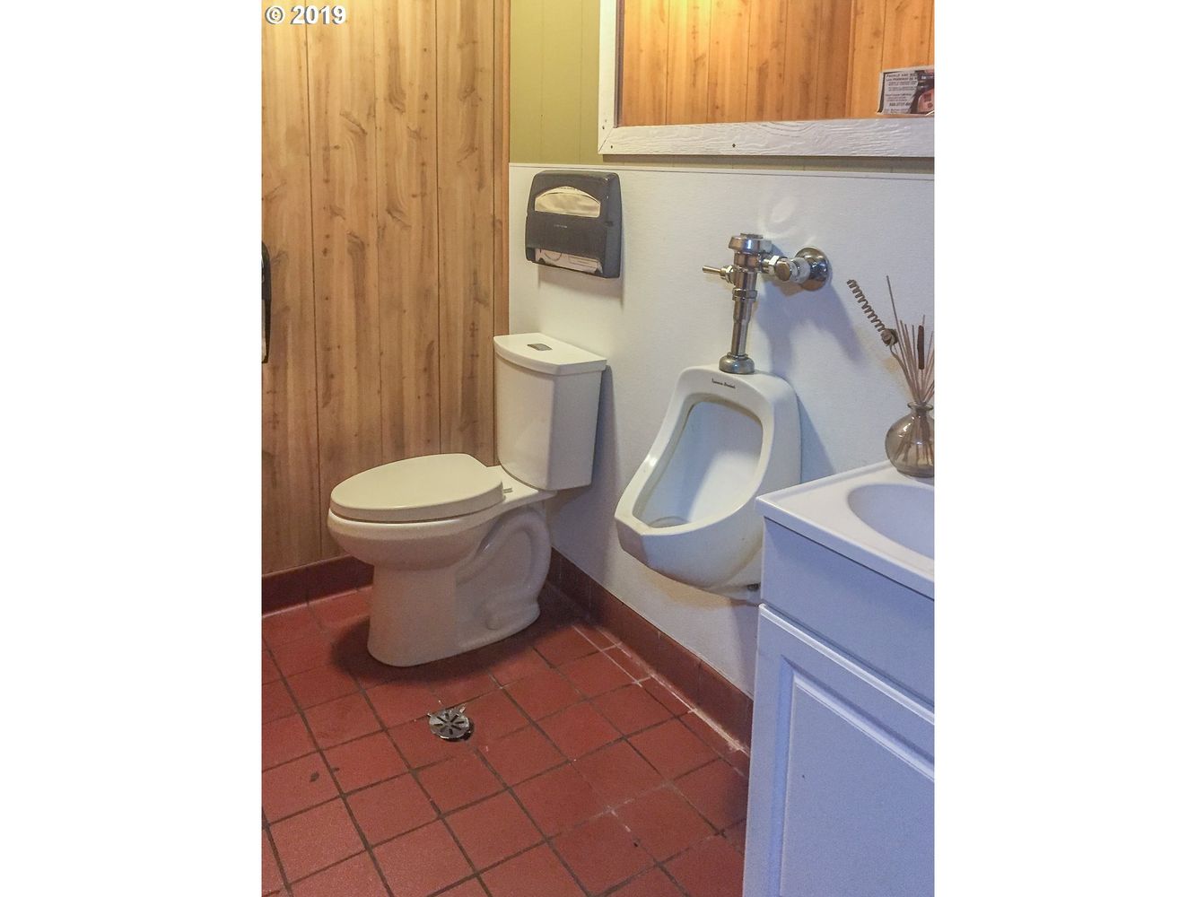412 S Main St, Canyonville, OR 97417